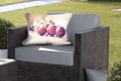Coussins D'extérieur - Jardin - Trois Boules De Noël Rouges Et Lumières De Noël - 60x40 Cm -Jingle Bells Boutique 1200x800 2125