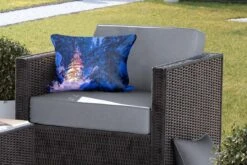 Coussins D'extérieur - Jardin - Un Sapin De Noël Dans La Forêt Enneigée - 50x30 Cm -Jingle Bells Boutique 1200x800 2133