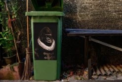 Autocollant De Conteneur Vieux MaîtresIllustrations De Noël - Guillaume D' Oranje Par Le Vieux Maître Adriaen Thomasz Avec Une Tête De Gorille -Jingle Bells Boutique 1200x800 2347