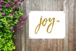 Décoration De Jardin Citations - Or - Joy - Proverbes - Noël - 40x30 Cm - Toile De Jardin - Affiche Extérieure -Jingle Bells Boutique 1200x800 2352