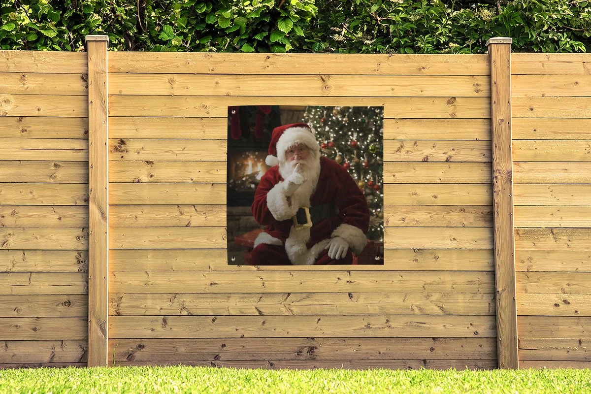 Père Noël Avec Un Sapin De Noël Coloré En Arrière-plan Affiche De Jardin 100x100 Cm - Toile De Jardin / Toile D'extérieur / Peintures Pour L'extérieur (décoration De Jardin) 5 Père Noël Avec Un Sapin De Noël Coloré En Arrière-plan Affiche De Jardin 100x100 Cm - Toile De Jardin / Toile D'extérieur / Peintures Pour L'extérieur (décoration De Jardin) – Image 3
