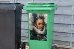 Sticker Conteneur Vieux MaîtresIllustrations De Noël - Guillaume D' Oranje Par Old Master Adriaen Thomasz Sur Fond De Journaux -Jingle Bells Boutique 1200x800 2424