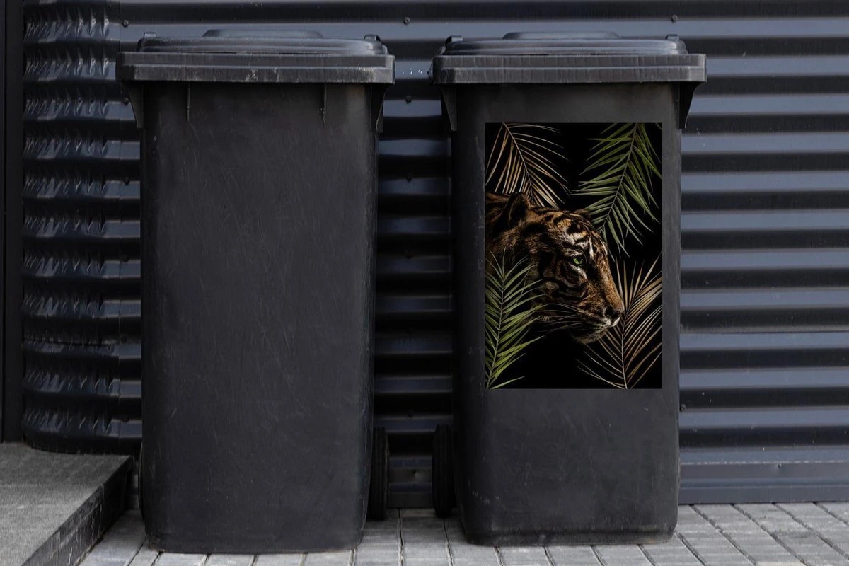 Sticker Conteneur TigreIllustrations De Noël - Tigre Entre Les Branches 4 Sticker Conteneur TigreIllustrations De Noël - Tigre Entre Les Branches – Image 2