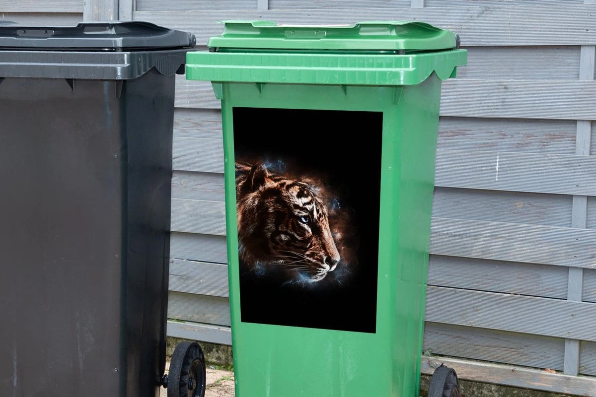 Sticker Conteneur TigreIllustrations De Noël - Image Magique Avec La Tête D'un Tigre Sur Fond Noir 6 Sticker Conteneur TigreIllustrations De Noël - Image Magique Avec La Tête D'un Tigre Sur Fond Noir – Image 4