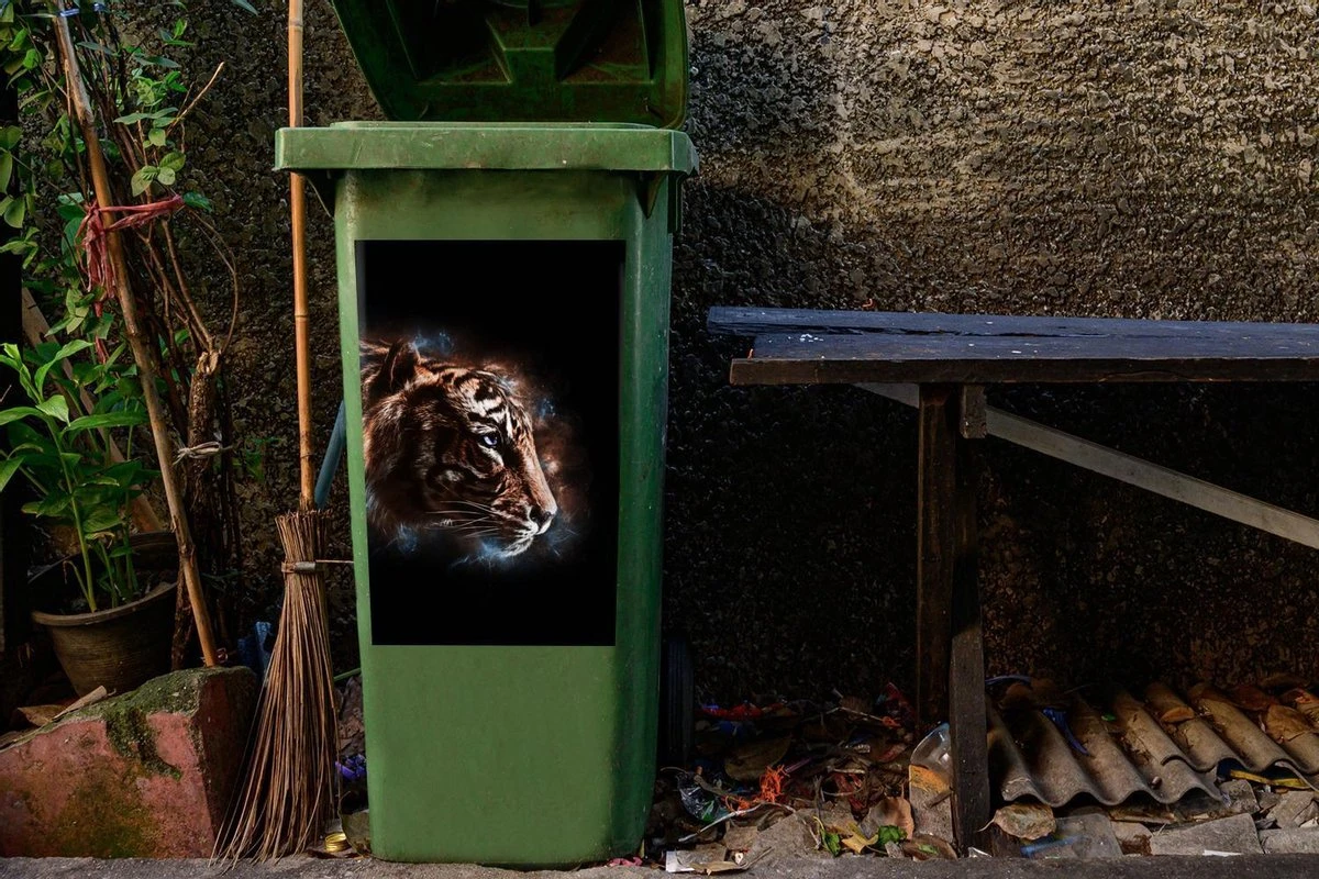 Sticker Conteneur TigreIllustrations De Noël - Image Magique Avec La Tête D'un Tigre Sur Fond Noir 8 Sticker Conteneur TigreIllustrations De Noël - Image Magique Avec La Tête D'un Tigre Sur Fond Noir – Image 6