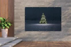 Affiche De Jardin Sapin De Noël Lumineux Sur Sol Enneigé 180x120 Cm - Toile De Jardin / Toile D'extérieur / Peintures D'extérieur (décoration De Jardin) XXL / Grand Format! -Jingle Bells Boutique 1200x800 2542