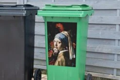 Autocollant De Conteneur Vieux MaîtresIllustrations De Noël - Fille Avec Une Boucle D'oreille De Perle Par Le Vieux Maître Johannes Vermeer Avec Filtre D'ombre -Jingle Bells Boutique 1200x800 2556