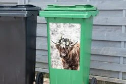 Sticker Conteneur Scottish HighlanderIllustrations De Noël - Highlander écossais Avec Une Couronne De Fleurs -Jingle Bells Boutique 1200x800 2589