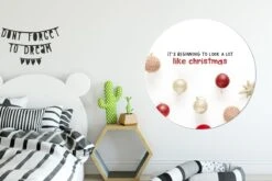 WallCircle - Stickers Muraux - Cercle Papier Peint - Noël - Citation - Boules De Noël - 120x120 Cm - Cercle Mural - Auto Adhésif - Sticker Papier Peint Rond XXL 11 WallCircle - Stickers Muraux - Cercle Papier Peint - Noël - Citation - Boules De Noël - 120x120 Cm - Cercle Mural - Auto Adhésif - Sticker Papier Peint Rond XXL -Jingle Bells Boutique 1200x800 396