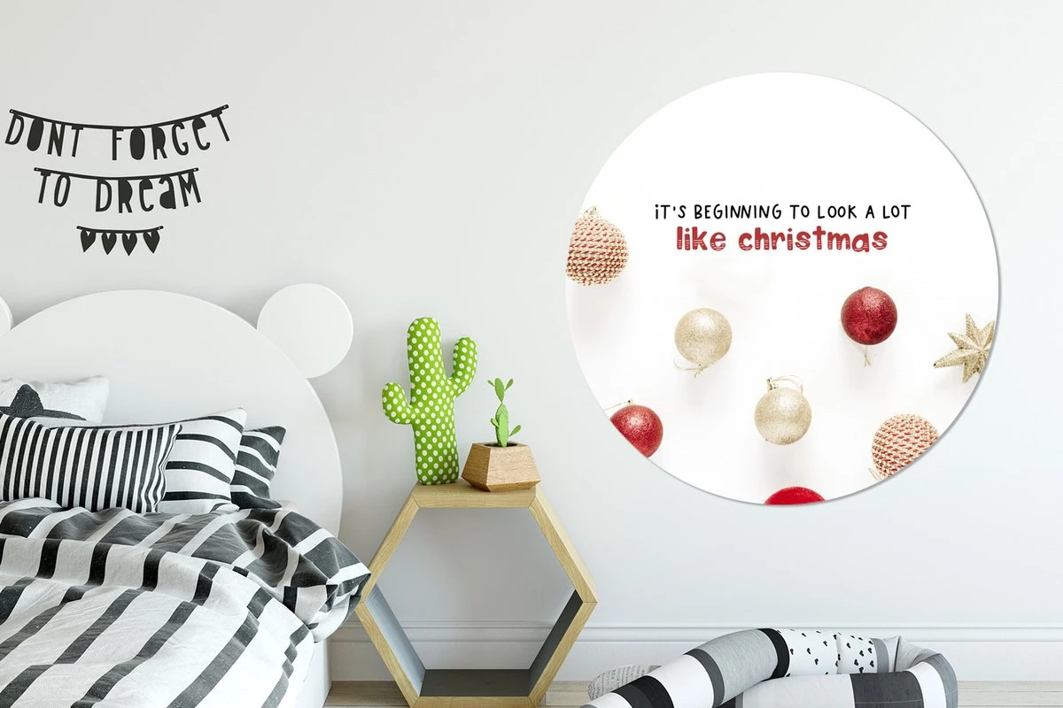WallCircle - Stickers Muraux - Cercle Papier Peint - Noël - Citation - Boules De Noël - 120x120 Cm - Cercle Mural - Auto Adhésif - Sticker Papier Peint Rond XXL 6 WallCircle - Stickers Muraux - Cercle Papier Peint - Noël - Citation - Boules De Noël - 120x120 Cm - Cercle Mural - Auto Adhésif - Sticker Papier Peint Rond XXL – Image 4