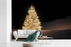 Papier Peint Papier Peint Photo En Vinyle - Un Sapin De Noël Illuminé Pendant La Nuit Largeur 330 Cm X Hauteur 220 Cm - Tirage Photo Sur Papier Peint (disponible En 7 Tailles) -Jingle Bells Boutique 1200x800 409