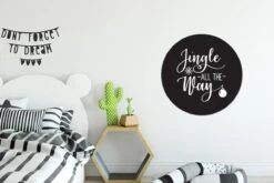 Citation De Noël Jingle Tout Le Chemin Sur Un Fond Noir Sticker Papier Peint Cercle Mural - 50x50 Cm - Peinture Ronde - Cercle Papier Peint - Cercle Mural - Cercle Vivant - Autocollant Et Découpe Ronde -Jingle Bells Boutique 1200x800 452