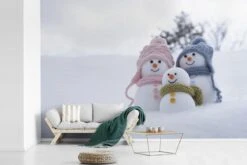 Papier Peint Papier Peint Photo En Vinyle - Une Famille De Poupées De Noël Sur Le Paysage Enneigé Largeur 450 Cm X Hauteur 300 Cm - Tirage Photo Sur Papier Peint (disponible En 7 Tailles) -Jingle Bells Boutique 1200x800 551