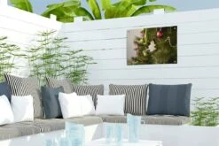 Un Gros Plan D'un Poster De Jardin Décoré De Sapin De Noël 40x30 Cm - Petit - Toile De Jardin / Toile D'extérieur / Peintures D'extérieur (décoration De Jardin) -Jingle Bells Boutique 1200x800 735