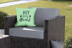 Coussins D'extérieur - Jardin - Citation De Noël Joy Au Monde Sur Fond Vert - 40x40 Cm -Jingle Bells Boutique 1200x800 748