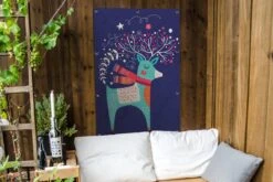 Illustration De Noël D'un Renne Avec Un Foulard Affiche De Jardin Toile En Vrac 80x120 Cm - Toile De Jardin / Toile D'extérieur / Peintures D'extérieur (décoration De Jardin) -Jingle Bells Boutique 1200x800 772