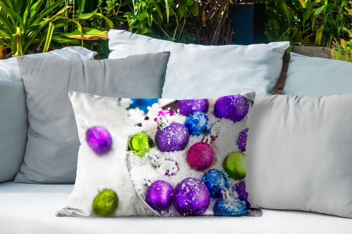 Coussins D'extérieur - Jardin - Boules De Noël Dans Un Seau Enneigé - 60x40 Cm 6 Coussins D'extérieur - Jardin - Boules De Noël Dans Un Seau Enneigé - 60x40 Cm – Image 4