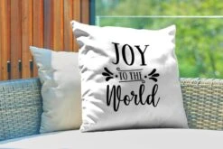 Coussins D'extérieur - Jardin - Citation De Noël Joy Au Monde Sur Fond Blanc - 60x60 Cm -Jingle Bells Boutique 1200x800 794