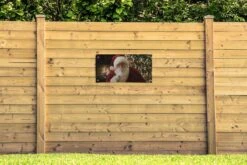 Poster De Jardin Père Noël Avec Un Sapin De Noël Coloré - 80x40 Cm - Décoration Murale Extérieur - Poster De Jardin - Toile De Jardin - Poster De Clôture - Tableau De Jardin -Jingle Bells Boutique 1200x800 810