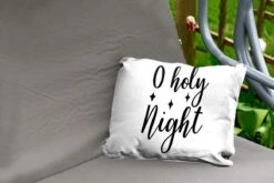Coussins D'extérieur - Jardin - Citation De Noël Ô Sainte Nuit Sur Fond Blanc - 50x30 Cm -Jingle Bells Boutique 1200x800 812