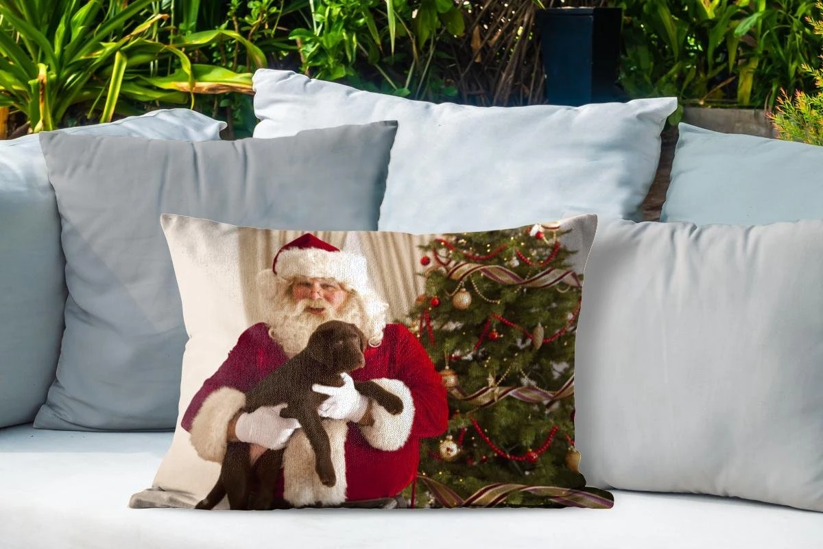Coussins D'extérieur - Jardin - Père Noël Avec Un Chien Marron Dans Ses Mains - 60x40 Cm 6 Coussins D'extérieur - Jardin - Père Noël Avec Un Chien Marron Dans Ses Mains - 60x40 Cm – Image 4