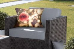 Coussins D'extérieur - Jardin - Gros Plan De Décorations De Noël Près D'un Sapin - 60x40 Cm 11 Coussins D'extérieur - Jardin - Gros Plan De Décorations De Noël Près D'un Sapin - 60x40 Cm -Jingle Bells Boutique 1200x800 925