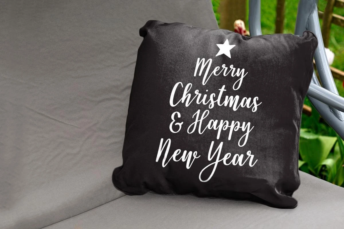 Coussins D' Extérieur - Jardin - Citation De Noël Joyeux Noël Et Happy Année Sur Fond Noir - 60x60 Cm 4 Coussins D' Extérieur - Jardin - Citation De Noël Joyeux Noël Et Happy Année Sur Fond Noir - 60x60 Cm – Image 2