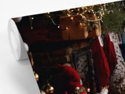 Papier Peint Photo Vinyle - Père Noël Assis Sur Une Chaise Avec Un Sac Plein De Cadeaux, Largeur 600 Cm X Hauteur 400 Cm - Tirage Photo Sur Papier Peint (disponible En 7 Tailles) -Jingle Bells Boutique 1200x909