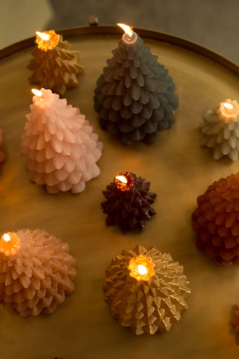 Bougie Sapin De Noël Rustik Lys - Rouille - 6,3 X 12 Cm - 13 Heures De Combustion 7 Bougie Sapin De Noël Rustik Lys - Rouille - 6,3 X 12 Cm - 13 Heures De Combustion – Image 5