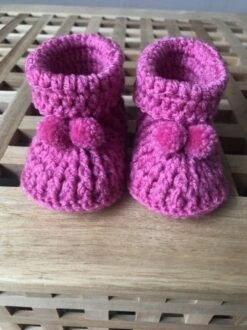 Chaussons De Bébé 0-6 Mois | Crochetée | Semelle 11cm | Rose | Fait Main | Cadeau De Naissance | Cadeau De Douche De Bébé | Cadeau De Maternité | Père Noël Cadeau Bébé | Cadeau De Noël Bébé | Chaussons | Filles Pantoufles | Hiver | Pantoufles Chaudes