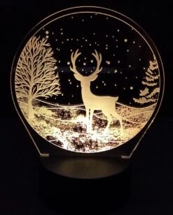 Veilleuse 'Renne Dans La Neige' - Décoration De Noël - Lampe LED - Illusion 3D - 7 Couleurs Et 4 Effets